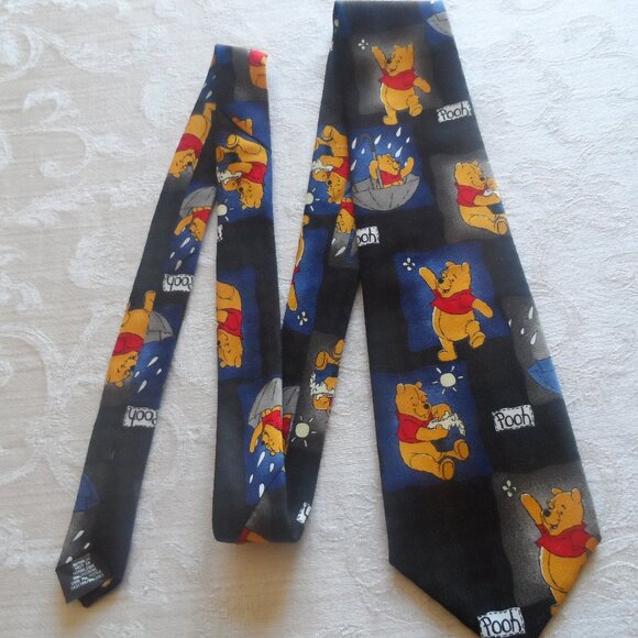 Disney Adult Winnie The Pooh Tie - Picture 1 of 6